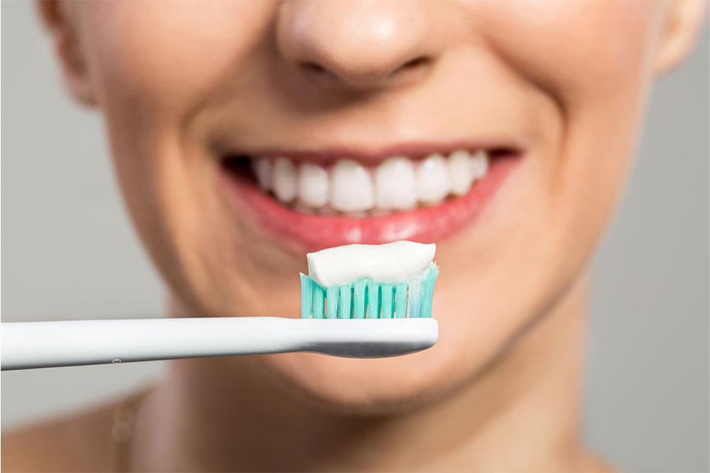 6 Natural Teeth-Whitening Products